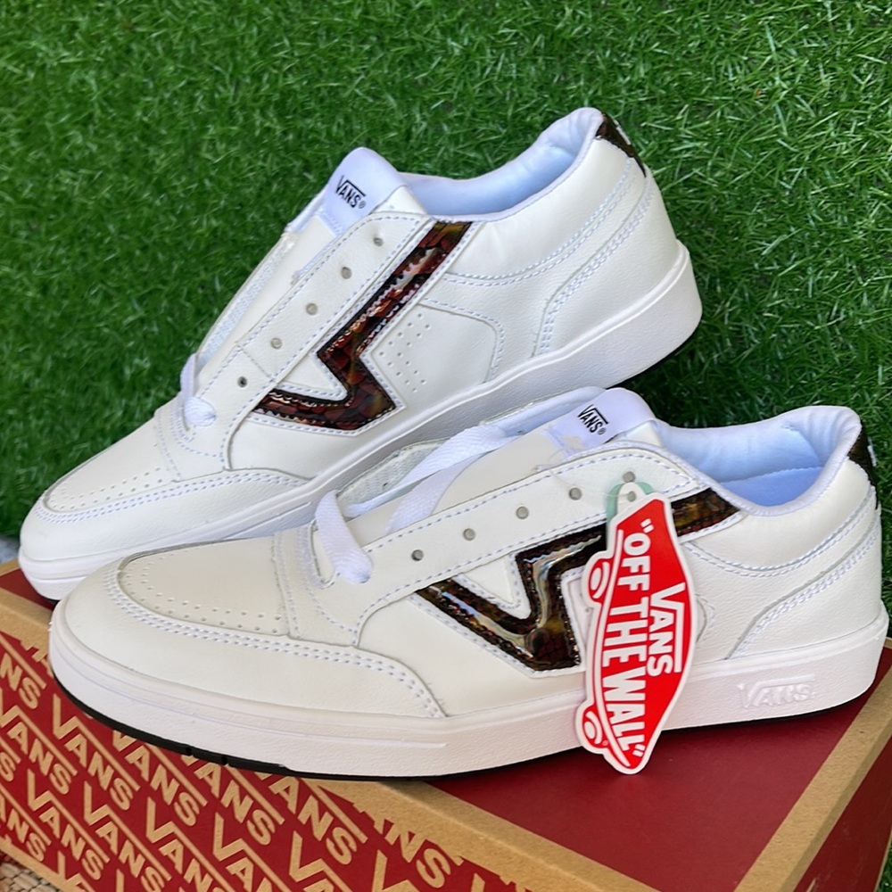 Vans Lowland Cc
(Big Reptile) Tr Wht/Red
VNOATZY909 WMNS sneakers - Picture 7 of 16